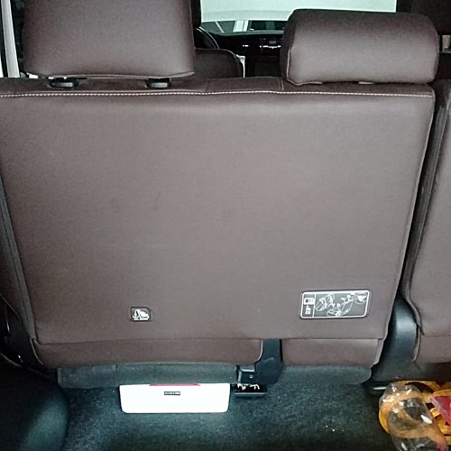 Toyota Hilux SW4 - Instalación subwoofer DS18 bajo asiento